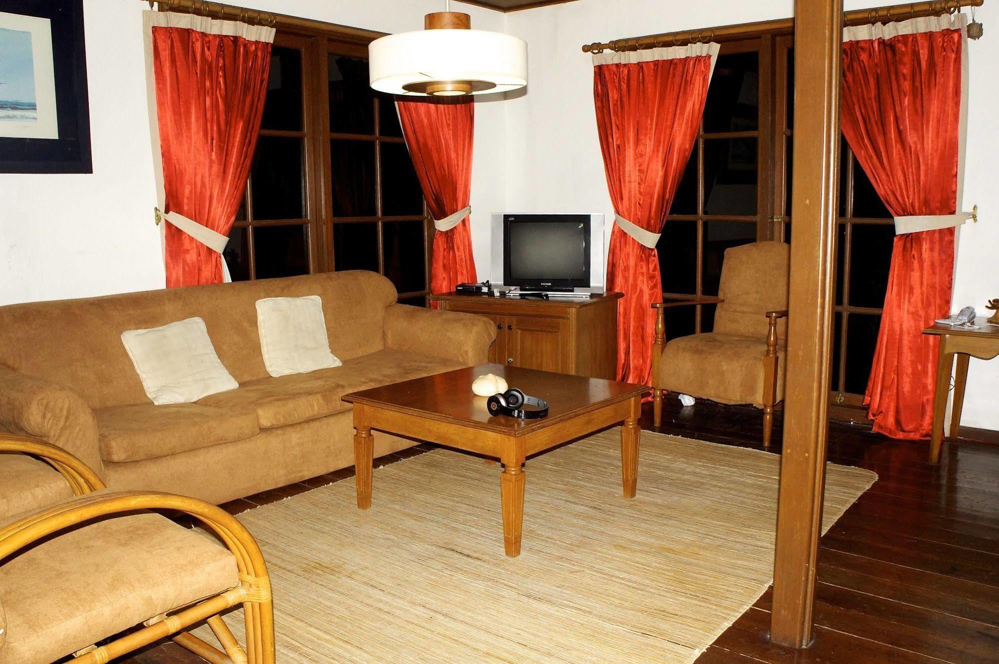 Oyo 1214 My Lagusa Otel Cimaja Dış mekan fotoğraf