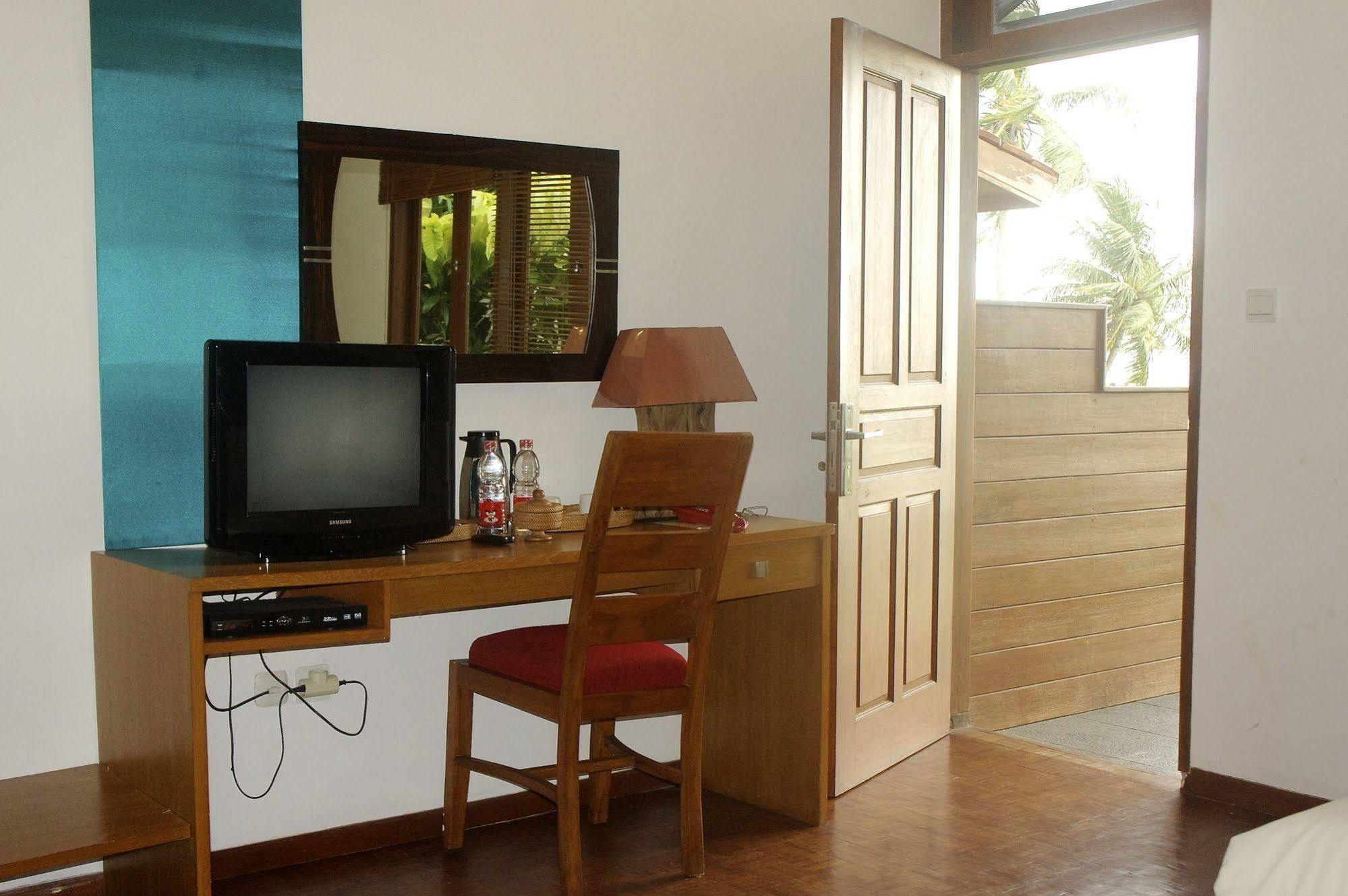 Oyo 1214 My Lagusa Otel Cimaja Dış mekan fotoğraf